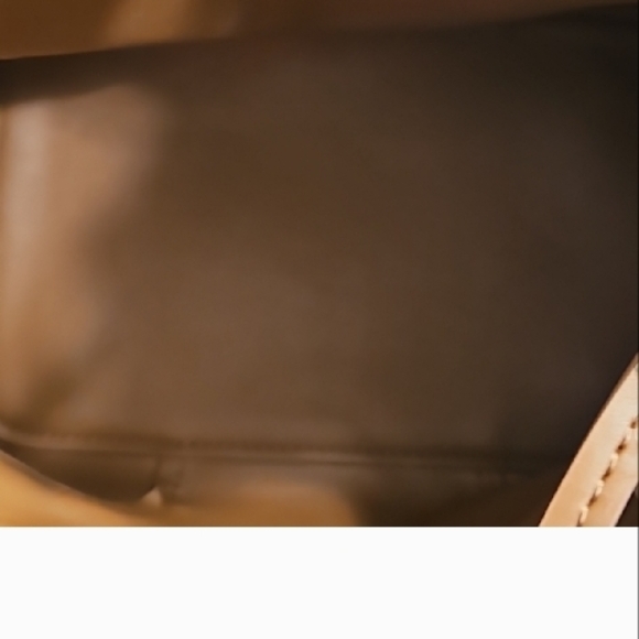 Elegant Beige and Brown Izaac Mizrahi Women's Bag - Picture 9 of 10